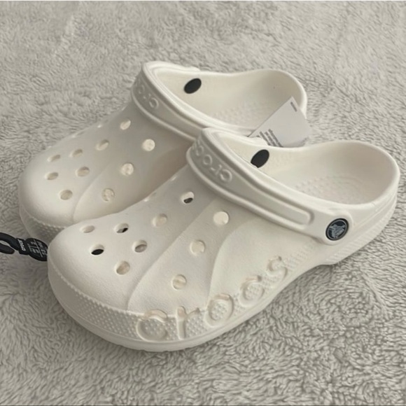 (NWT) Crocs Baya White Unisex Clog - Picture 2 of 11